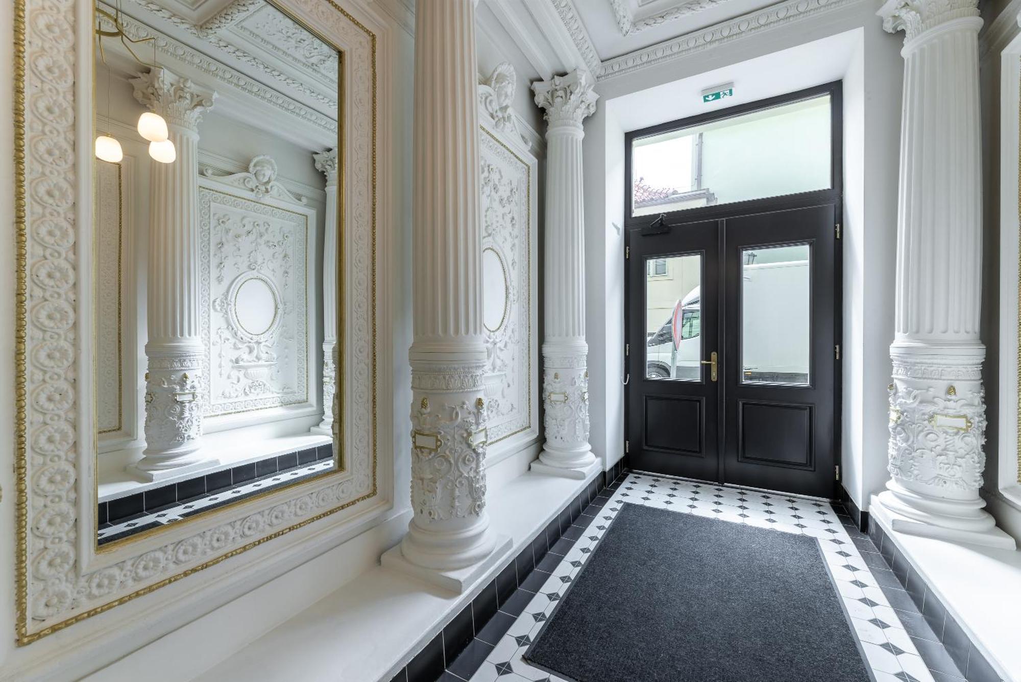 Modern Urban Room In The City Center Of Praga Exterior foto