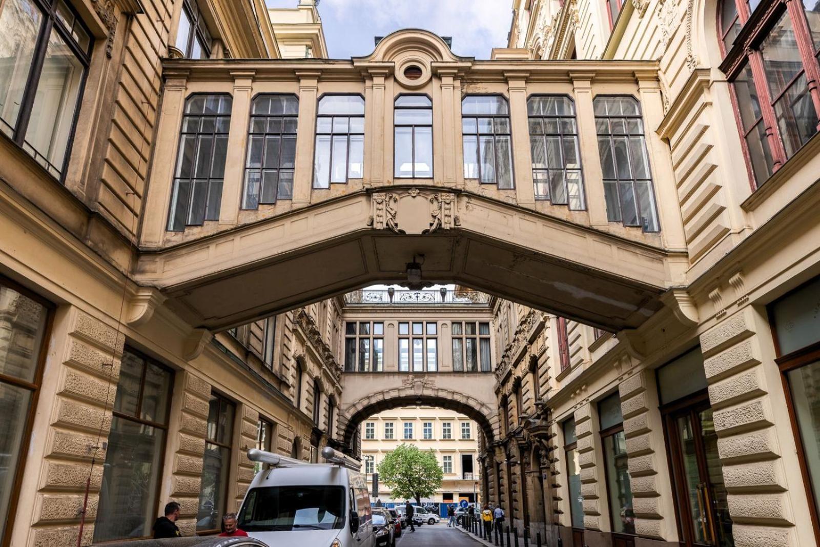 Modern Urban Room In The City Center Of Praga Exterior foto